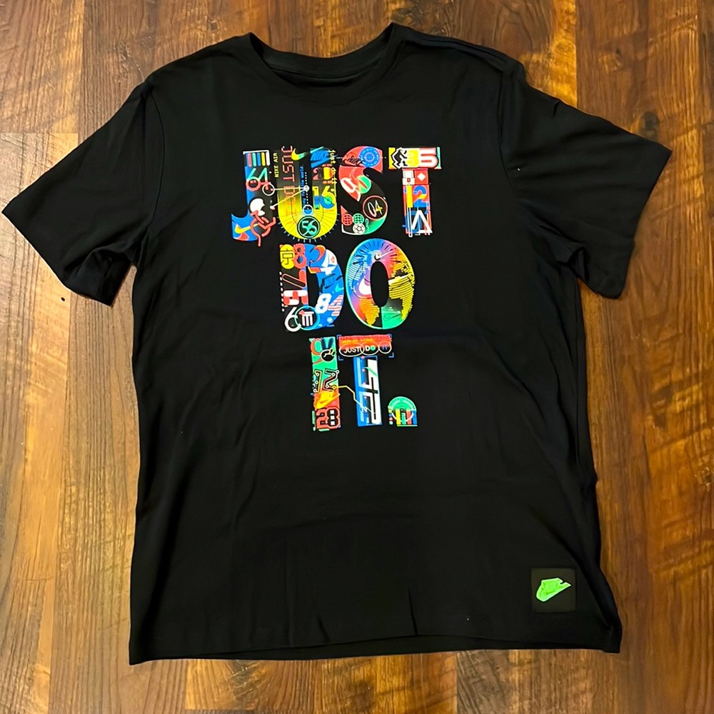 NIKE SPORTSWEAR JUST DO IT TEE
